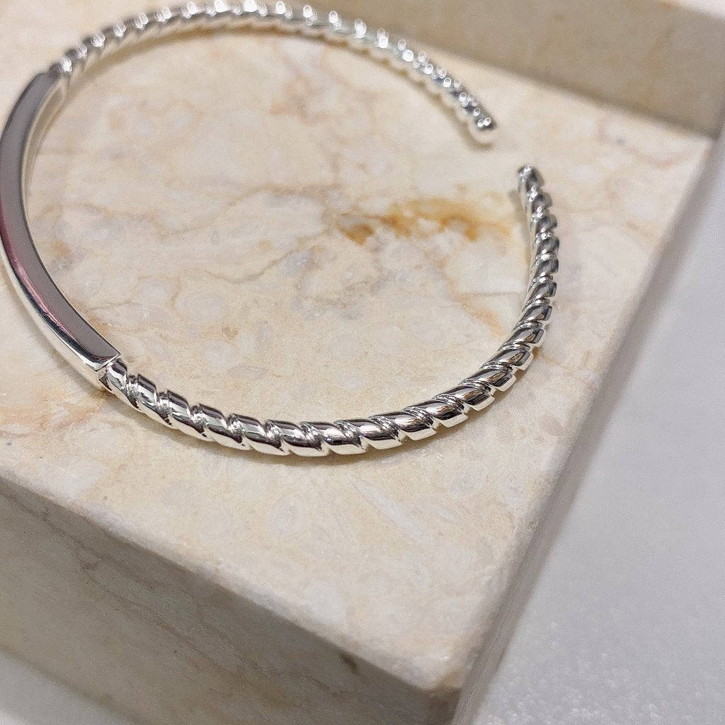 B1112/B1113 Foil Pattern Bracelet