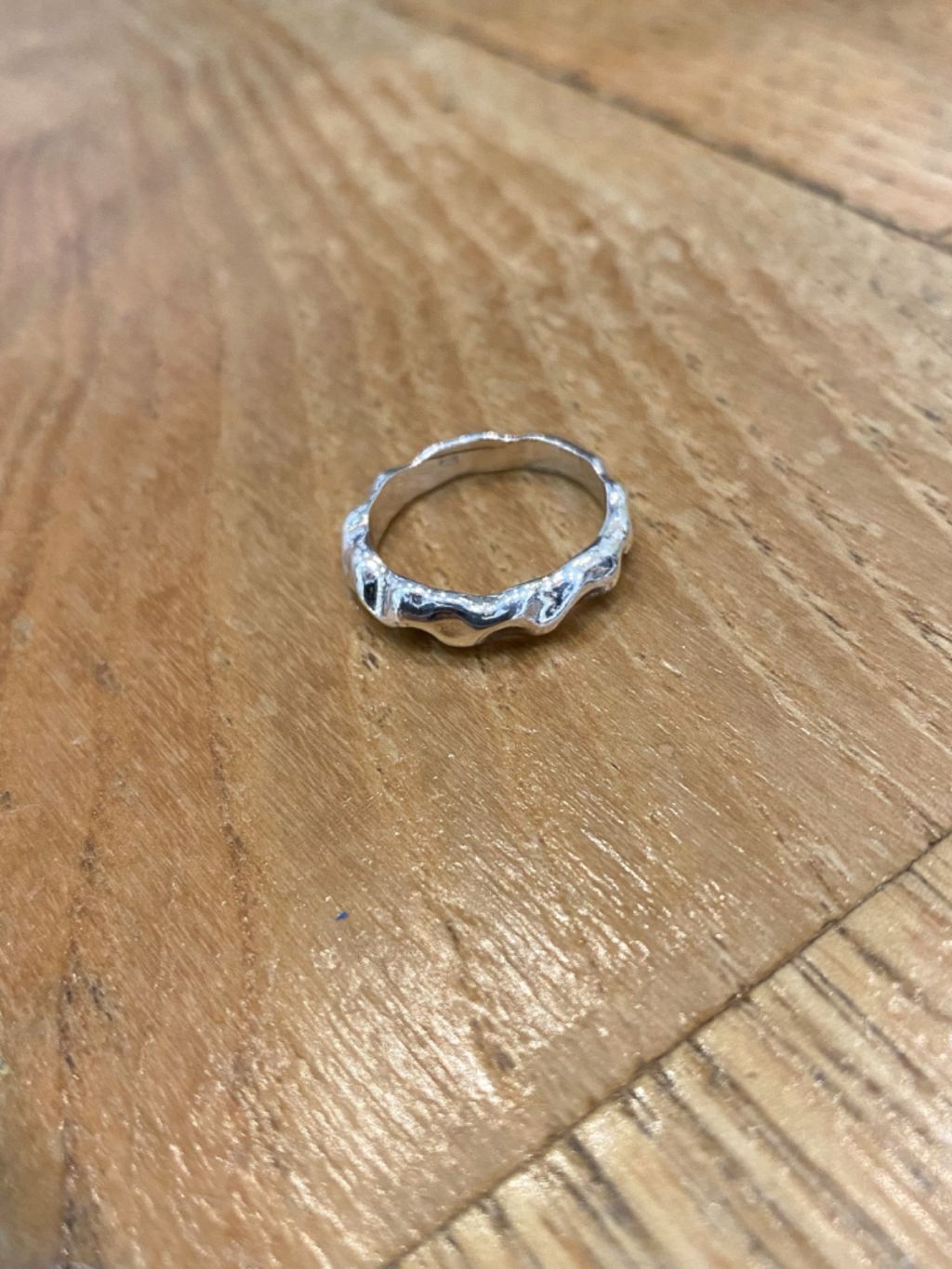 R1554 Rock-Inspired Petite Ring