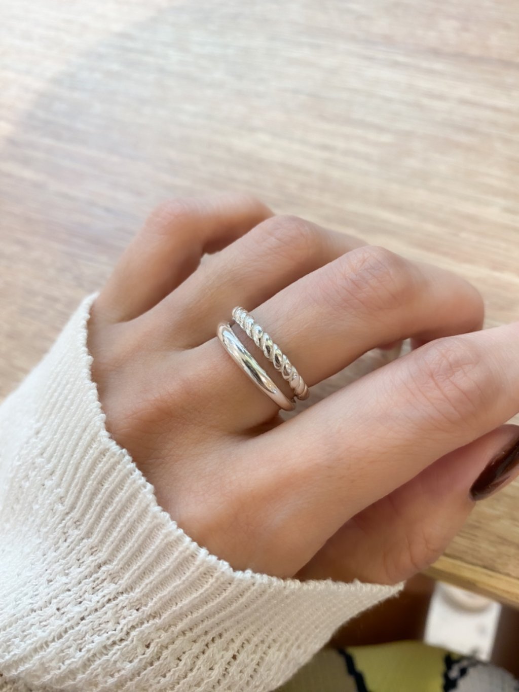 R1577 Twisted Smooth Double Layer Ring