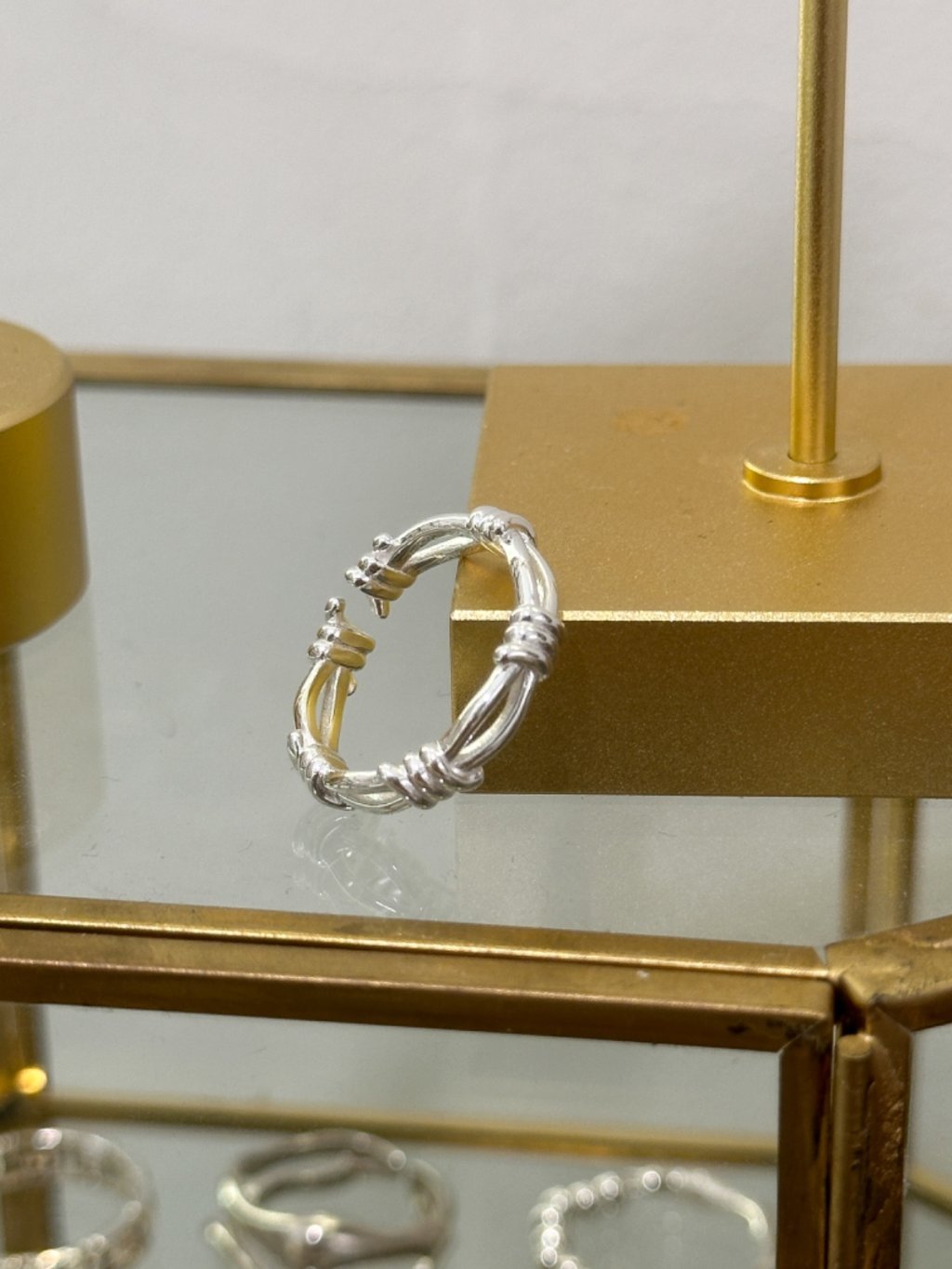 R1584 Knot Ring