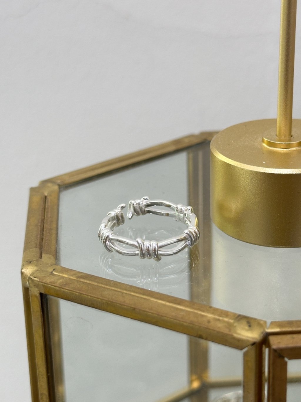 R1584 Knot Ring