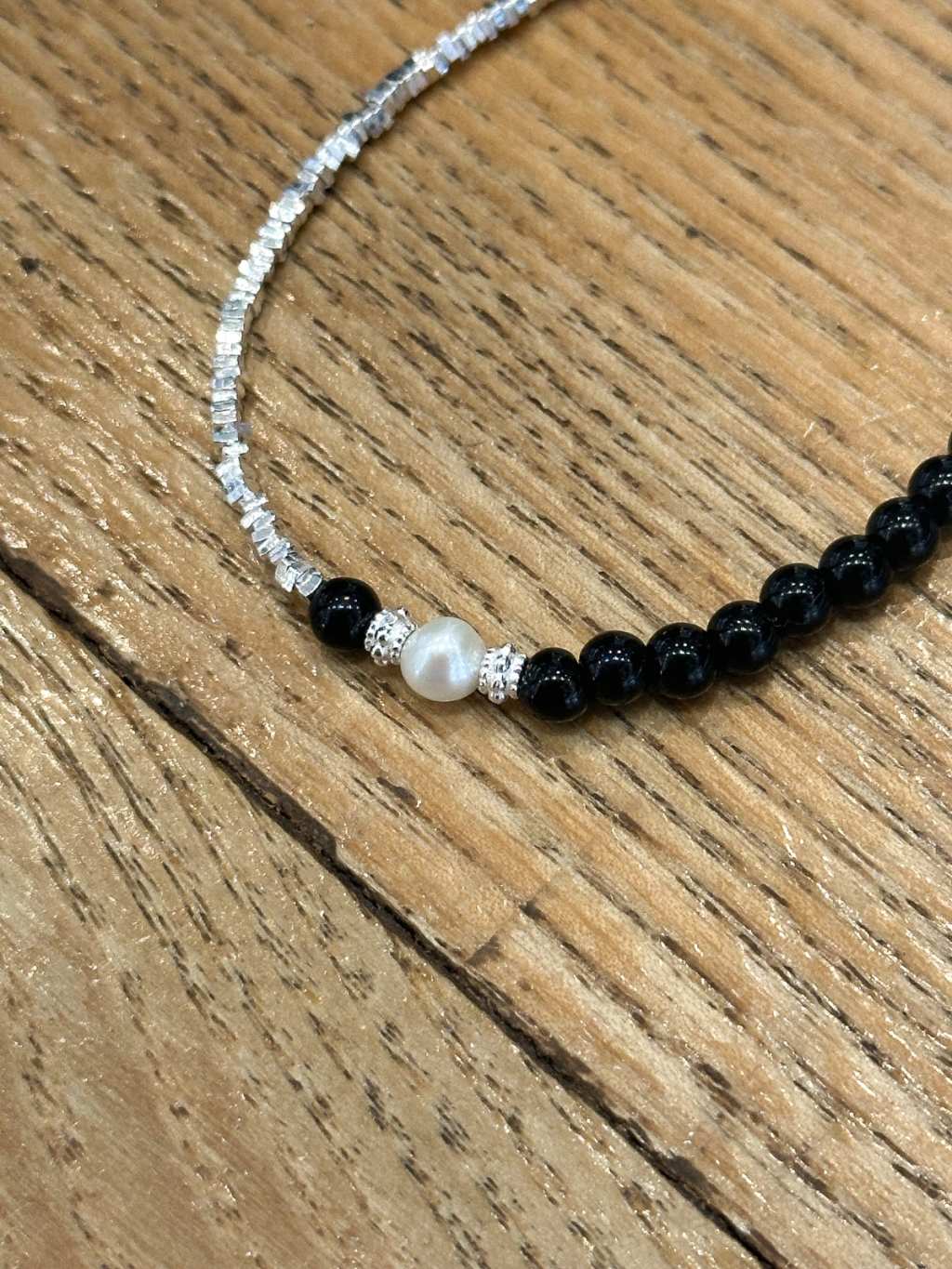 B1414 Black Agate Pearl Crushed Silver Bracelet