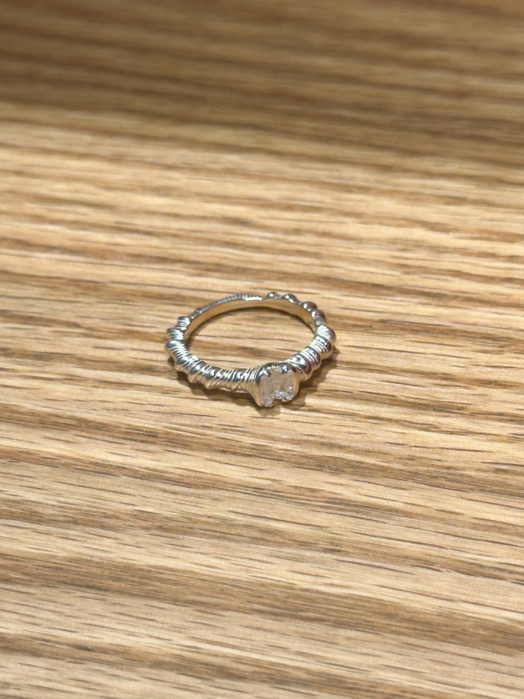R1622 Zircon Horn Ring
