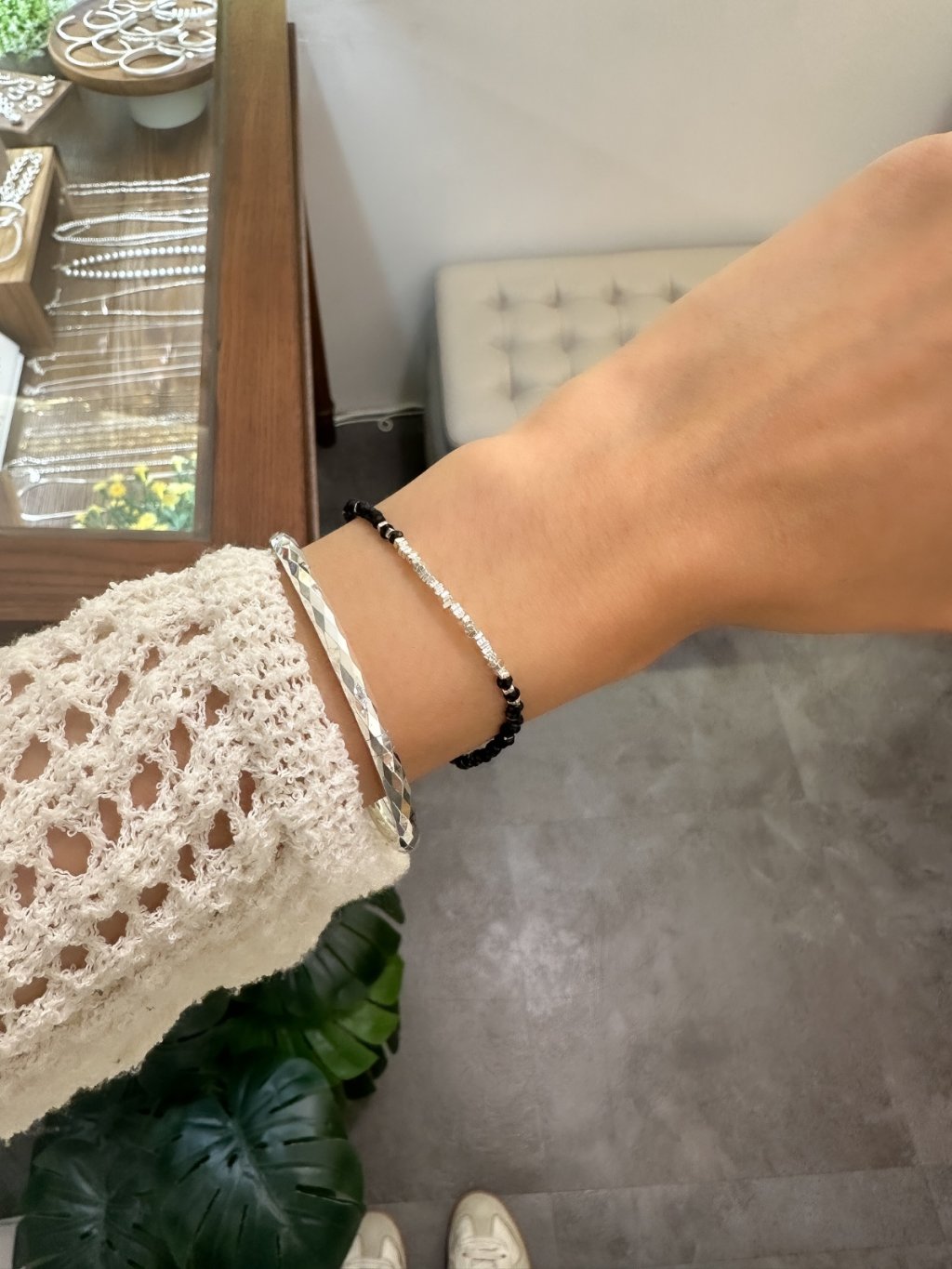 B1460 Black Point Crushed Silver Bracelet