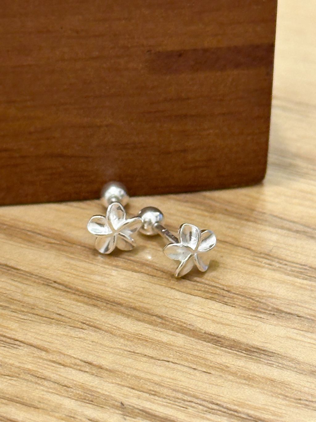 E1414 Petal Bead Earrings