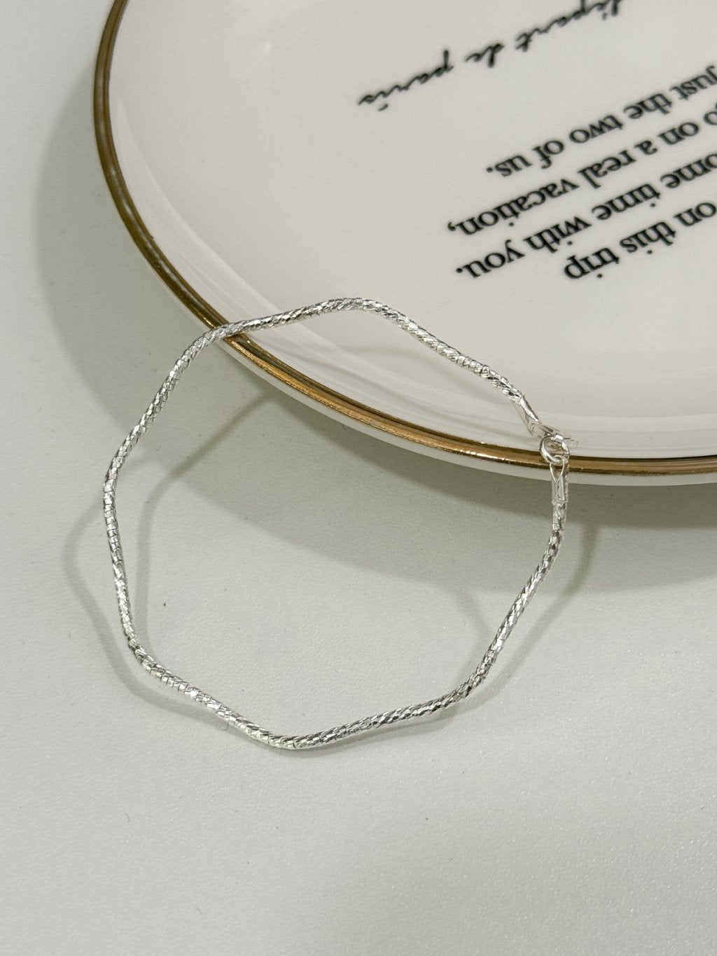 B1495 Wavy Polished Rigid Bracelet