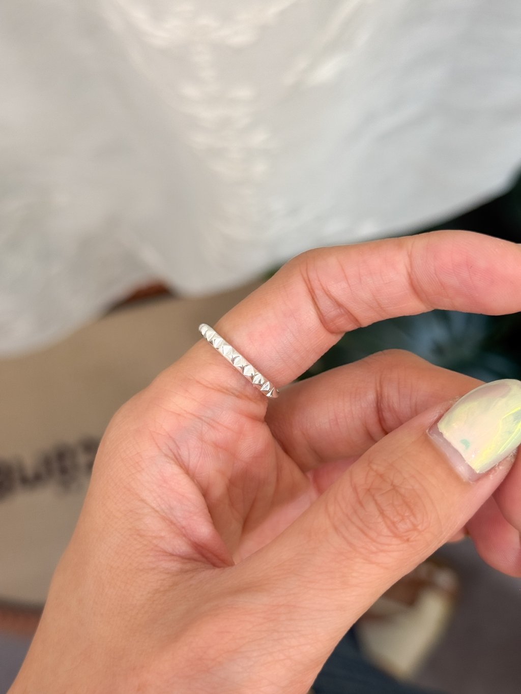 R1665 Polka Dot Twist Ring