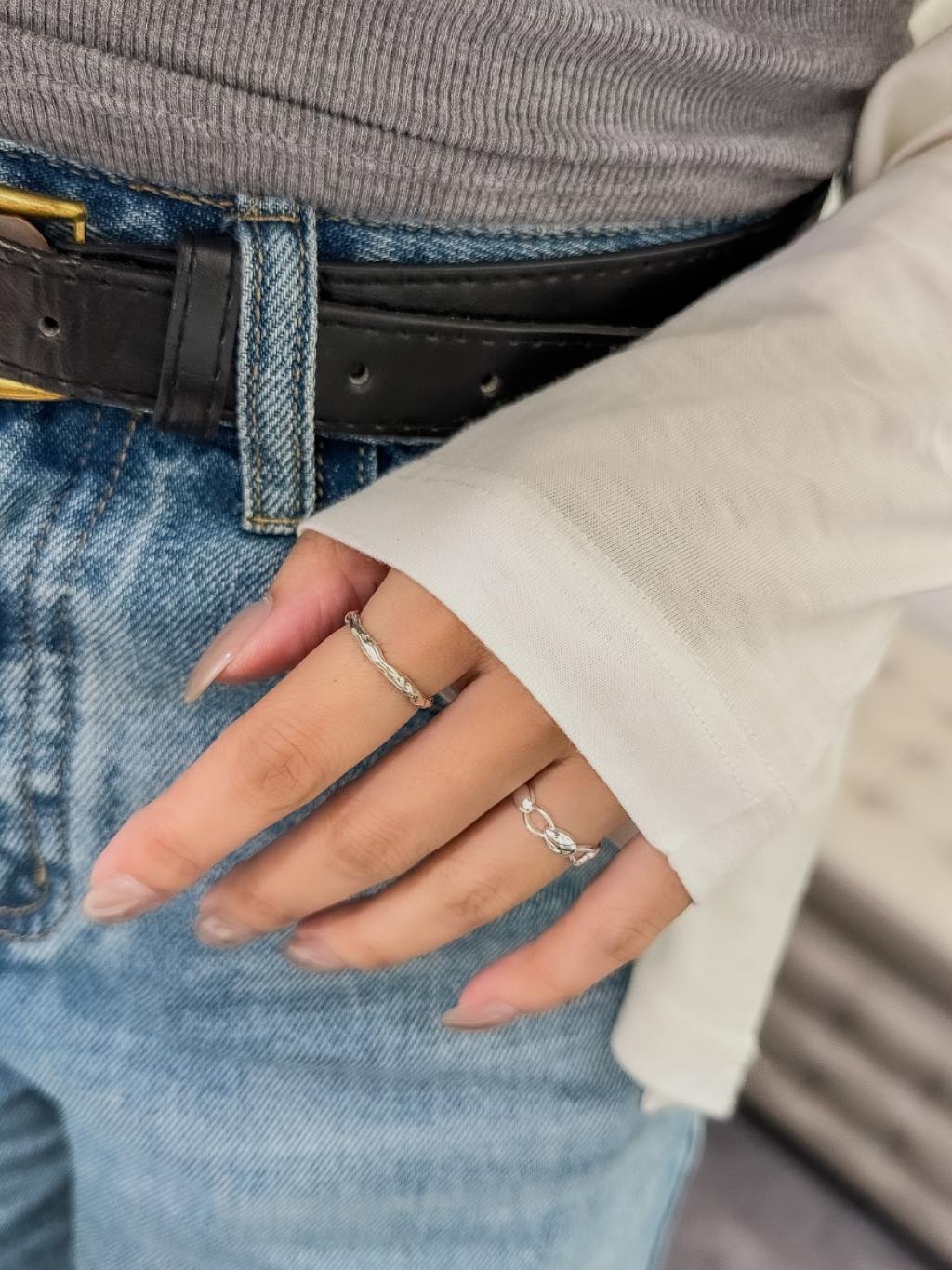 R1687 Goose Egg Hollow Pinky Ring