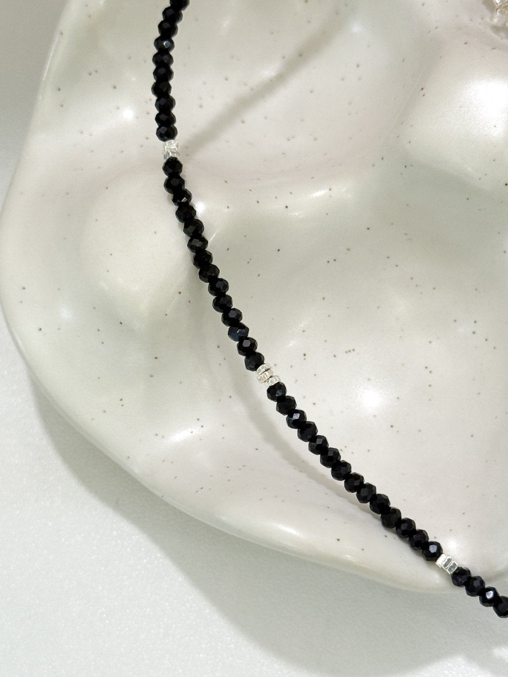 N1310 Black Agate Pebble Front Clasp Necklace