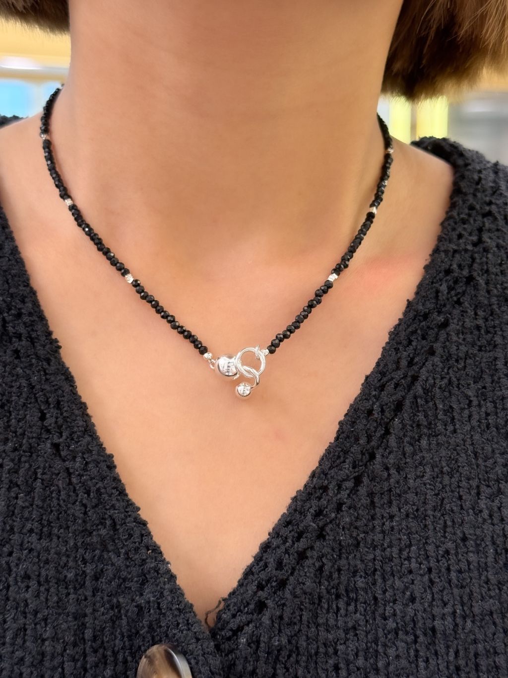 N1310 Black Agate Pebble Front Clasp Necklace