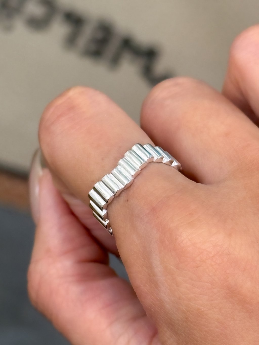 R1688 Wavy Bullet Ring