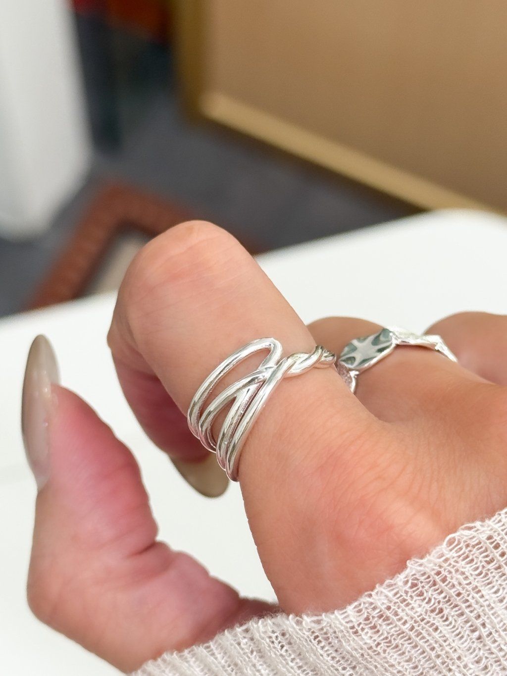 R1691 Multi-Layered Linear Right Twist Knot Ring