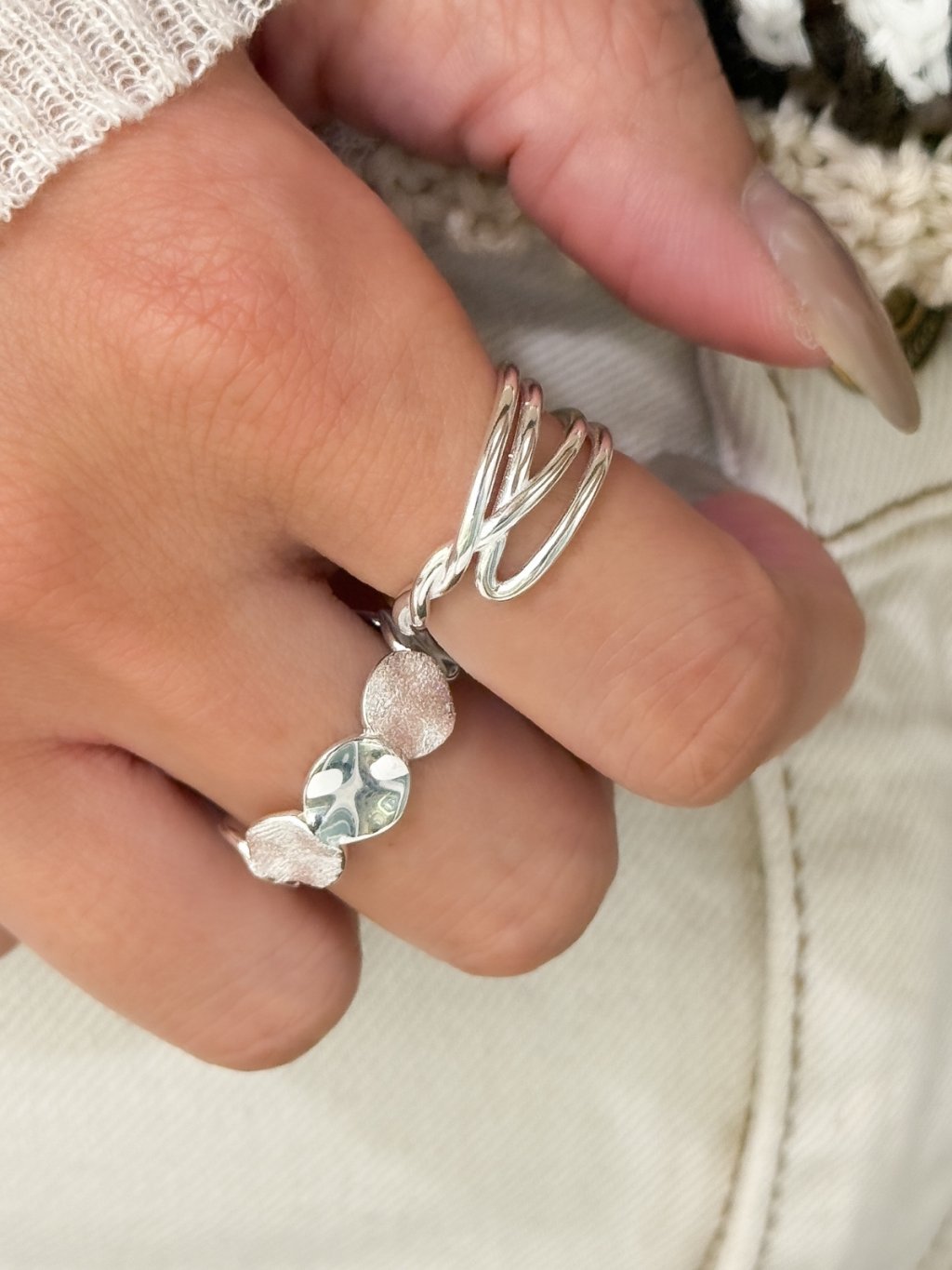 R1691 Multi-Layered Linear Right Twist Knot Ring