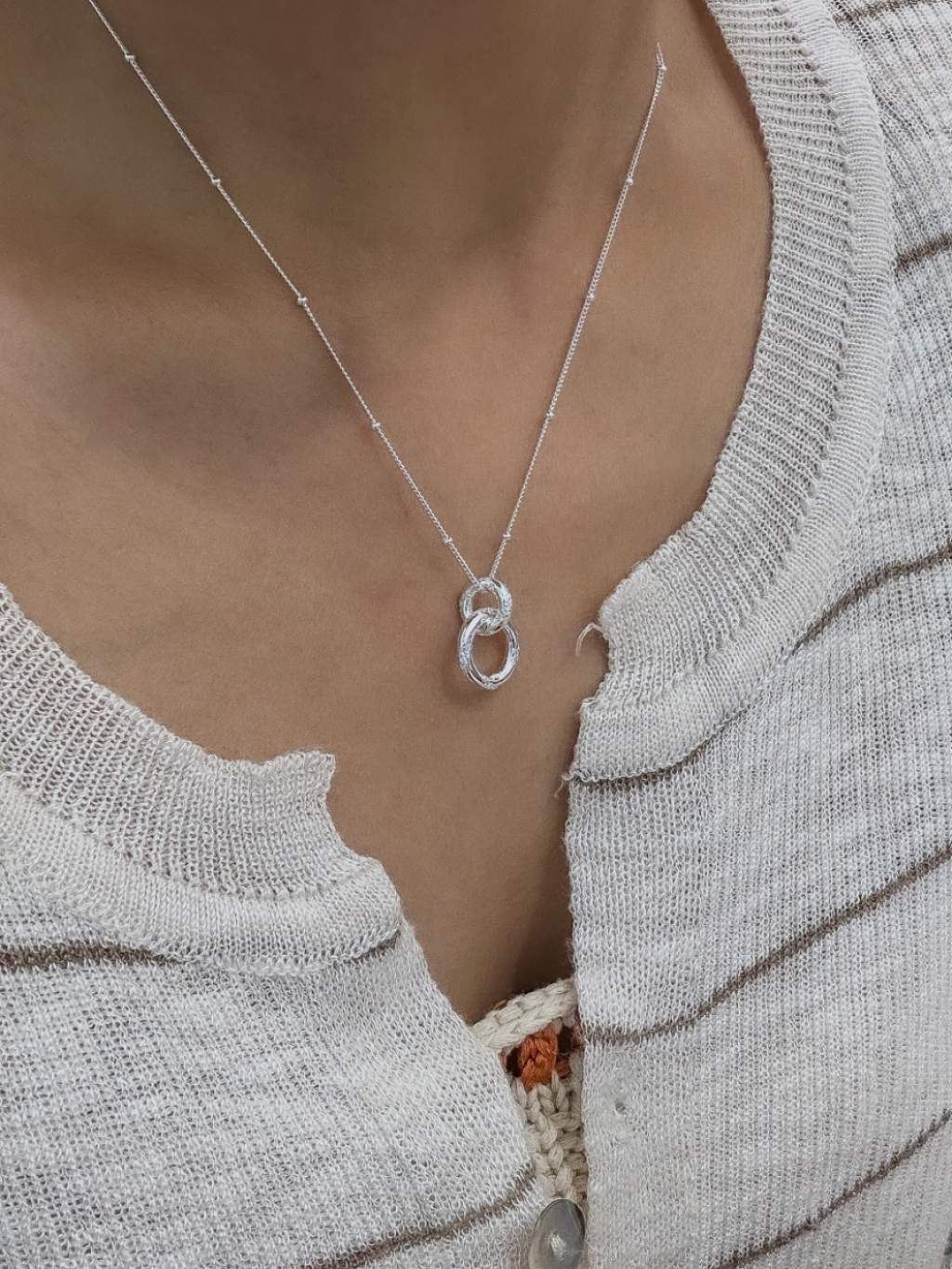 N1311 Intertwined Circle Zircon Necklace