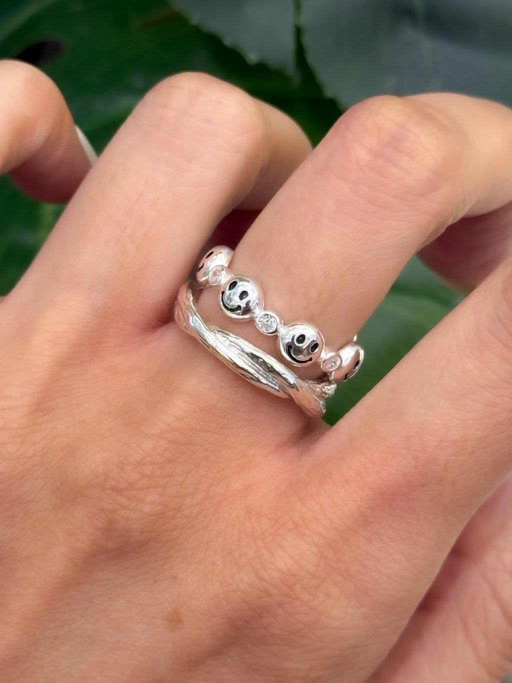 R1714 Handcrafted Crisscross Ring