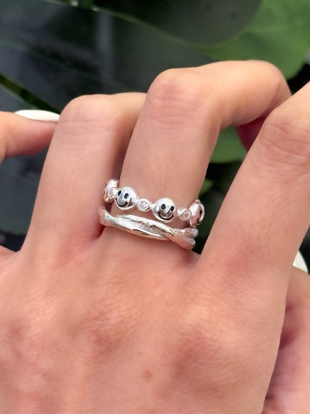 R1714 Handcrafted Crisscross Ring