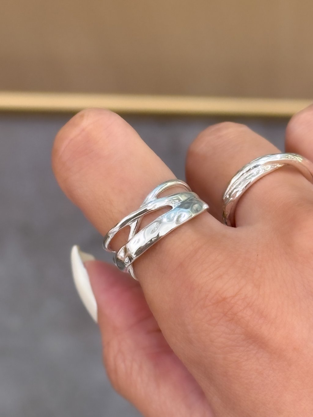 R1716 Thick and Thin Intersecting Lines Ring