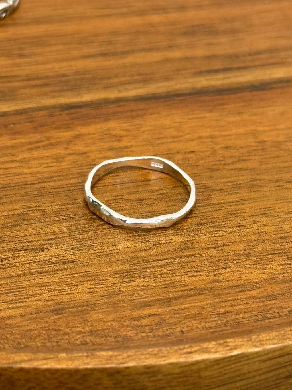 R1720 Irregular Wave Ring