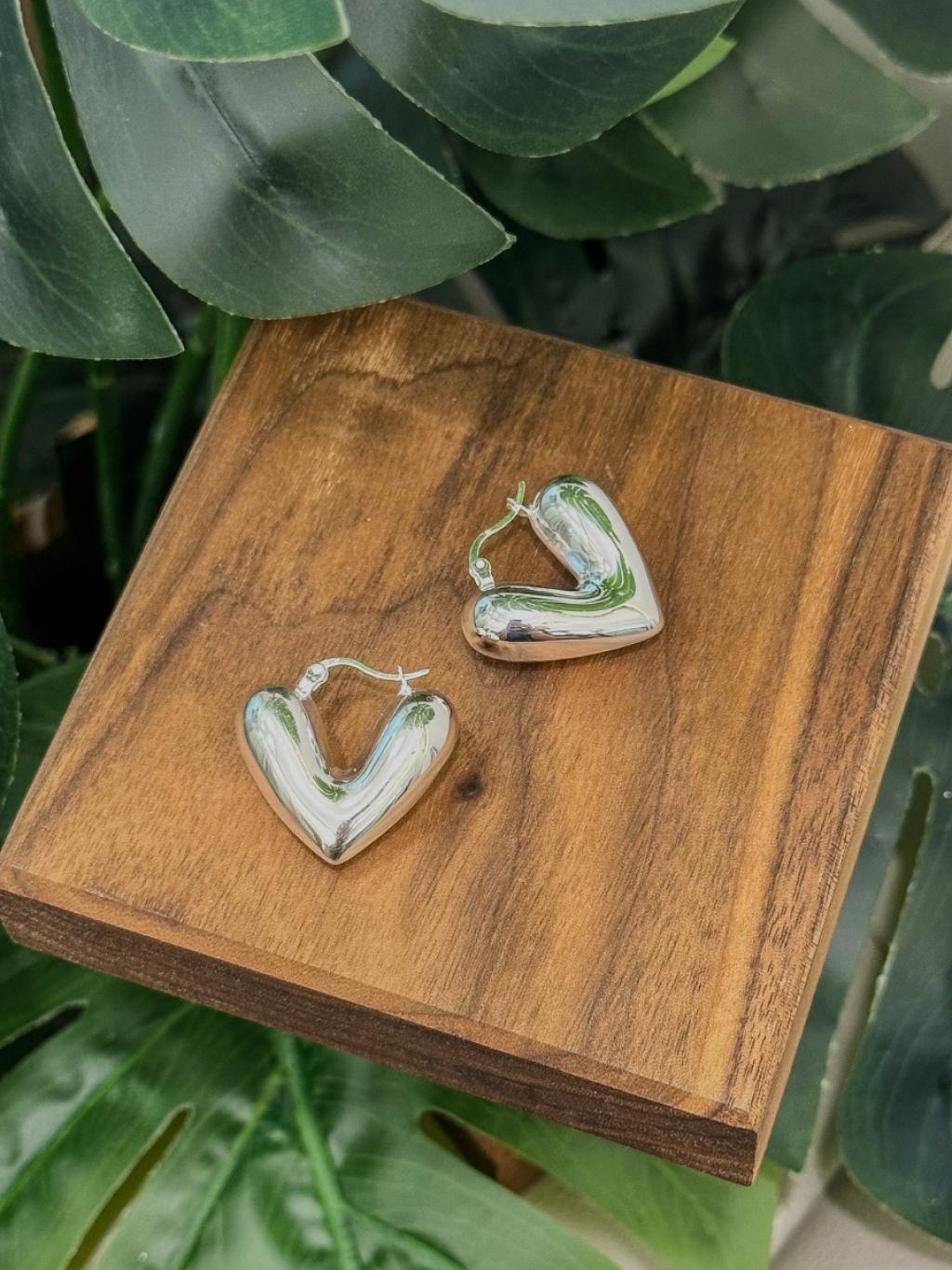 E1456 Big Heart Hoop Earrings