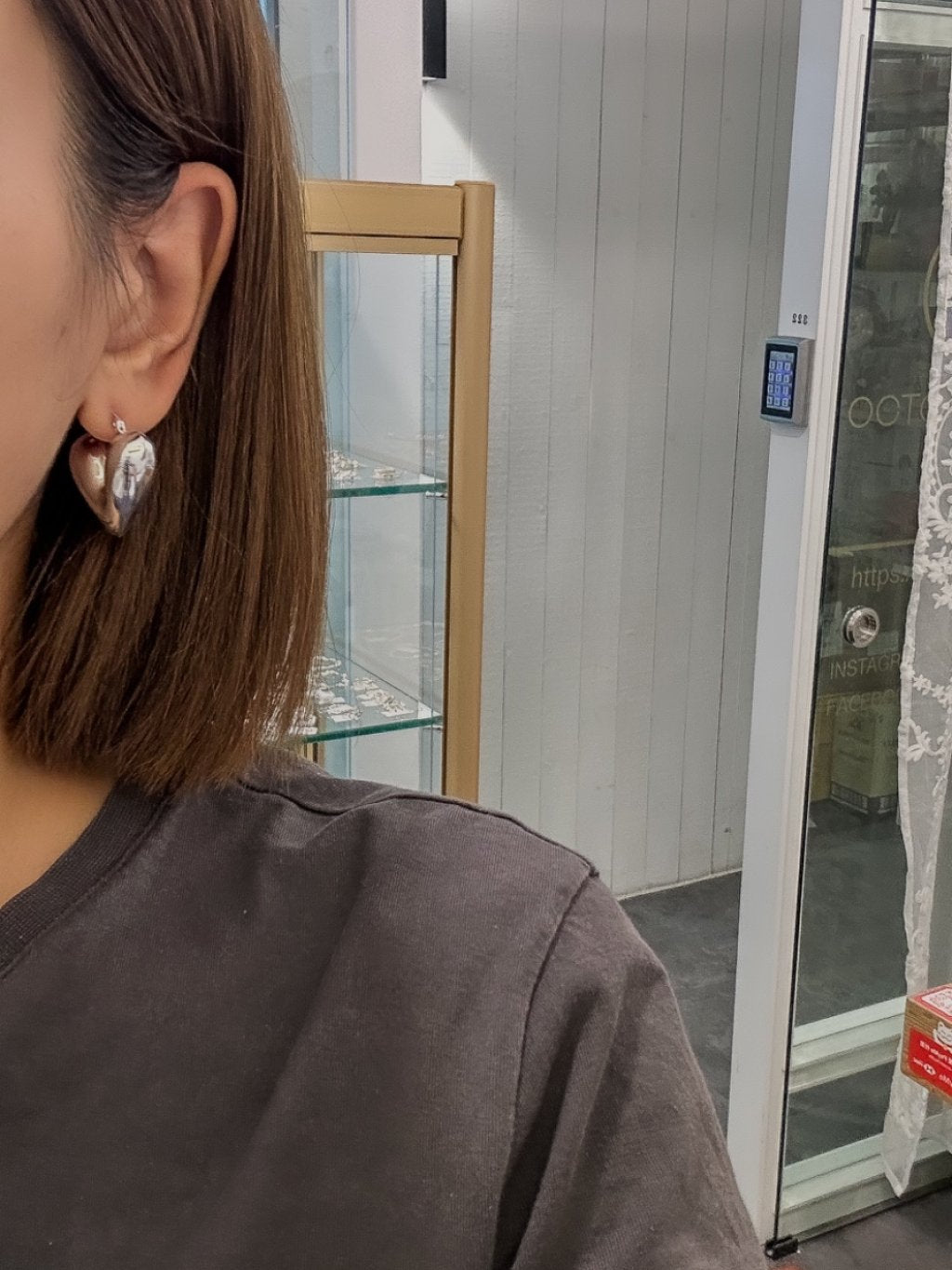 E1456 Big Heart Hoop Earrings