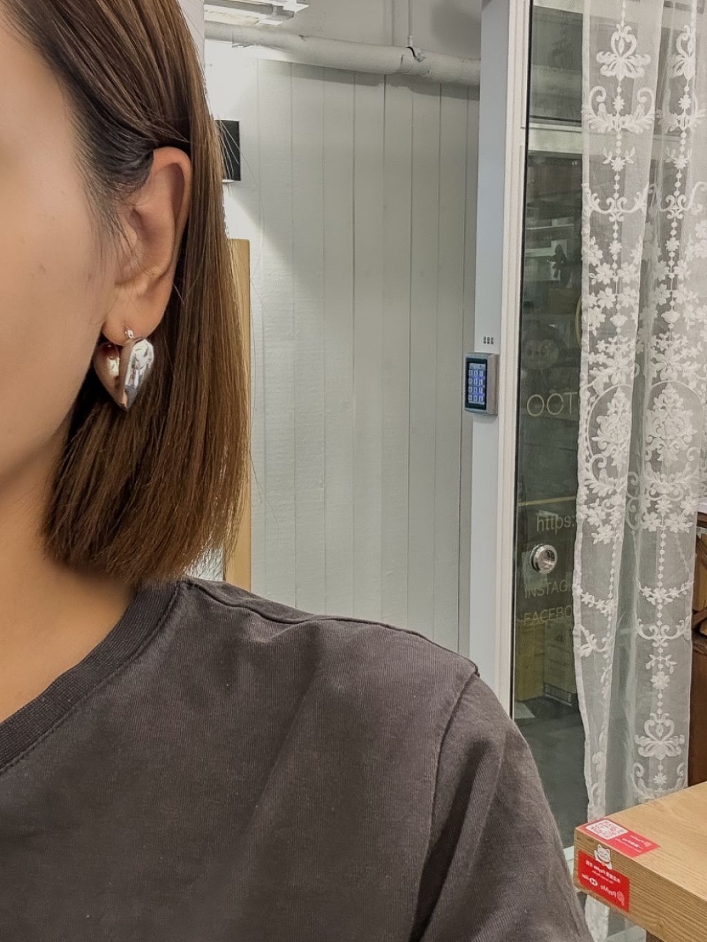 E1456 Big Heart Hoop Earrings