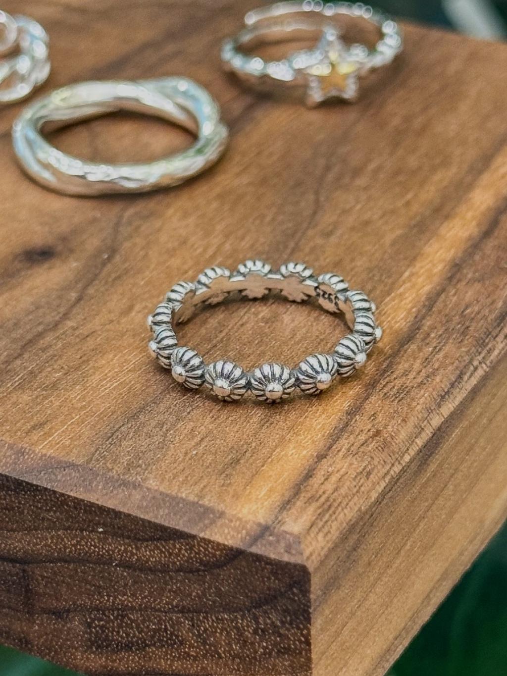 R1722 Distressed Sunflower Ring
