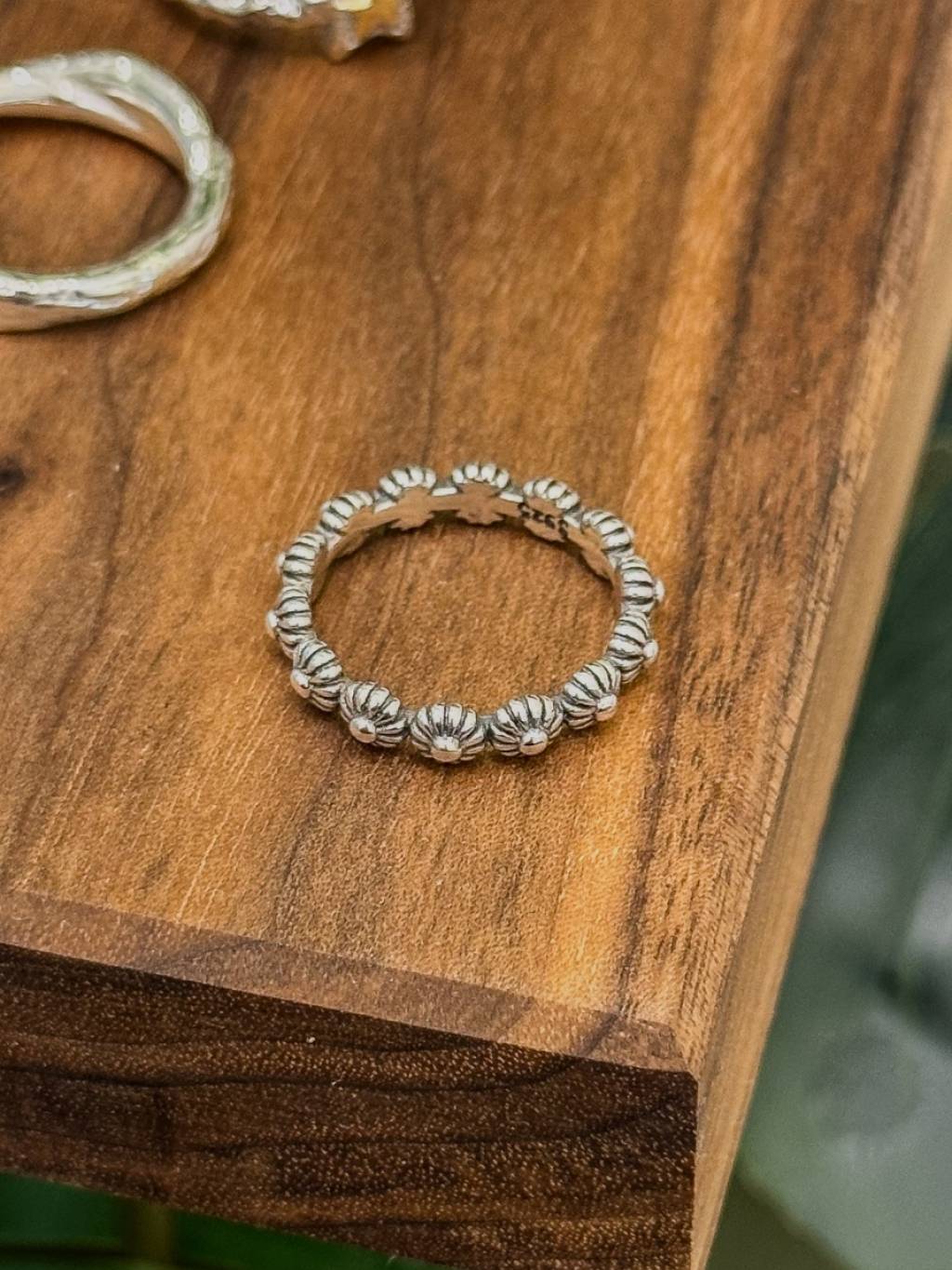 R1722 Distressed Sunflower Ring