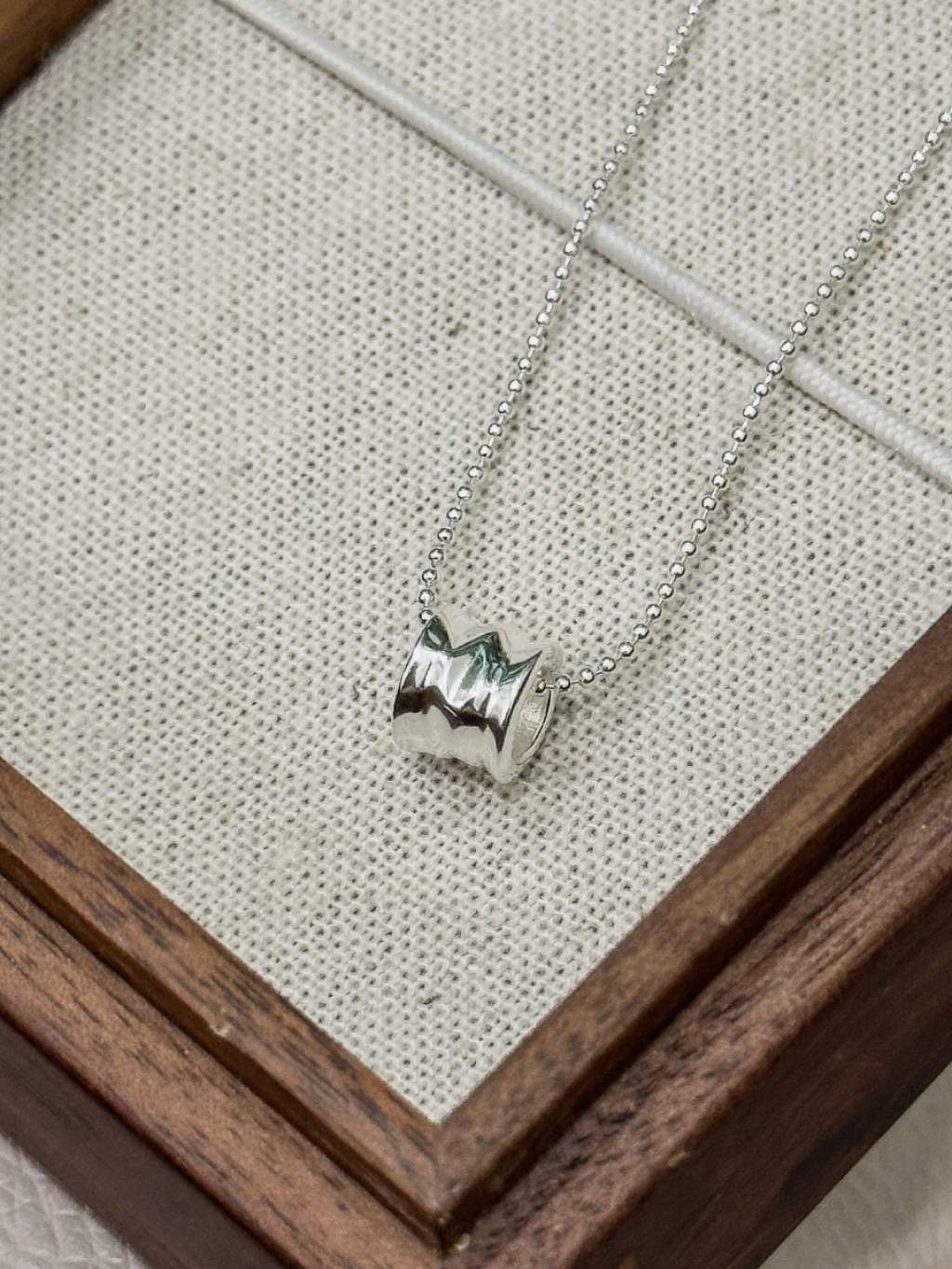 N1328 Cylindrical Grooved Necklace Italian Silver