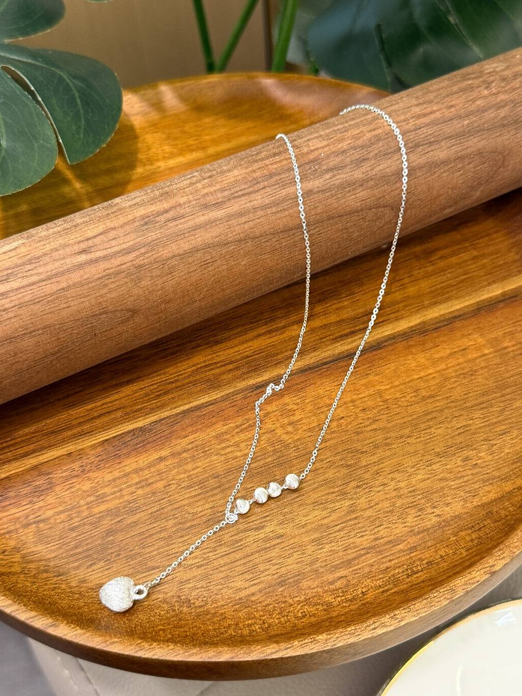 N1333 Frosted Heart & Laser Bead Necklace
