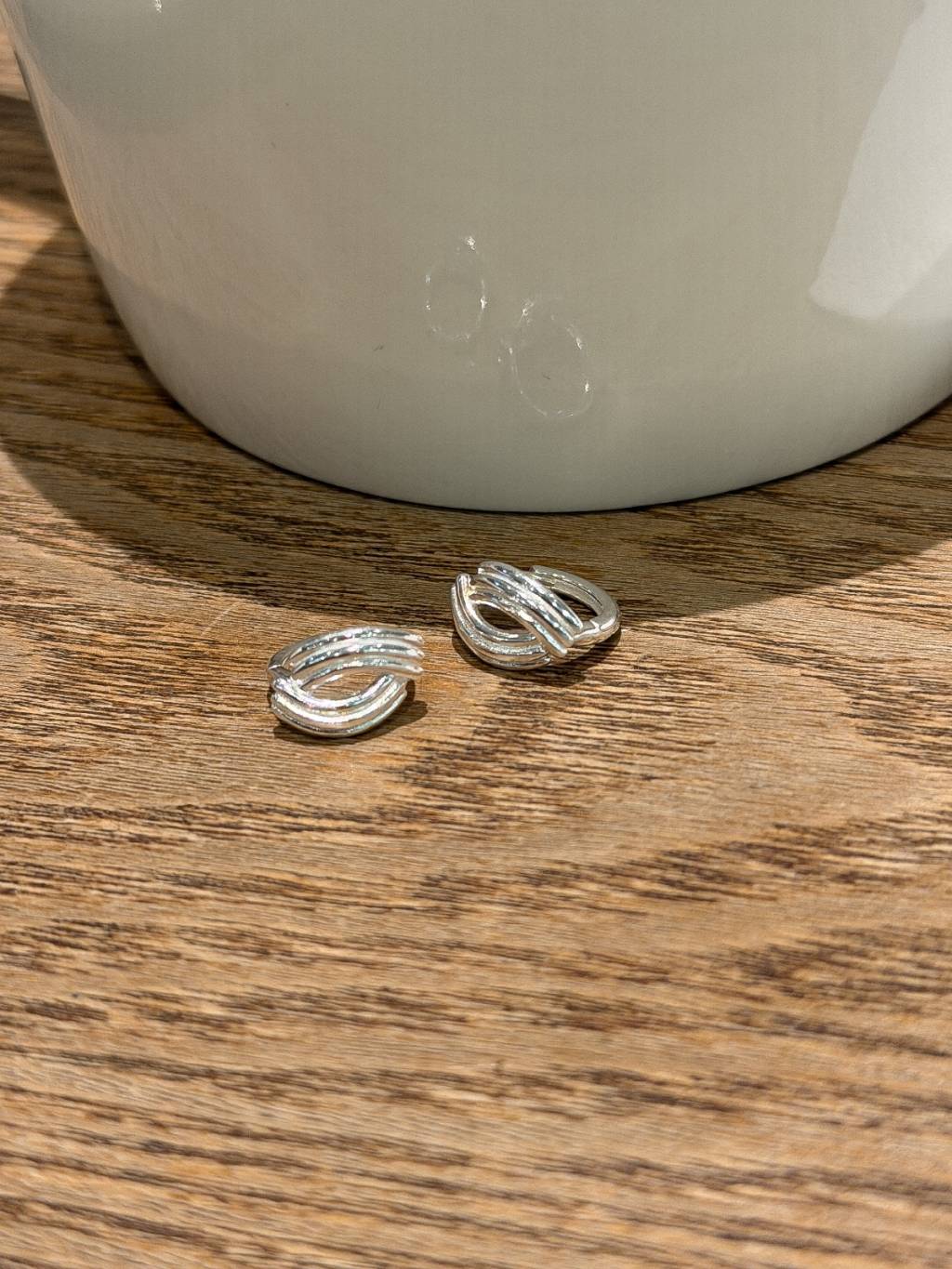 E1466 Striped Seashell Earrings