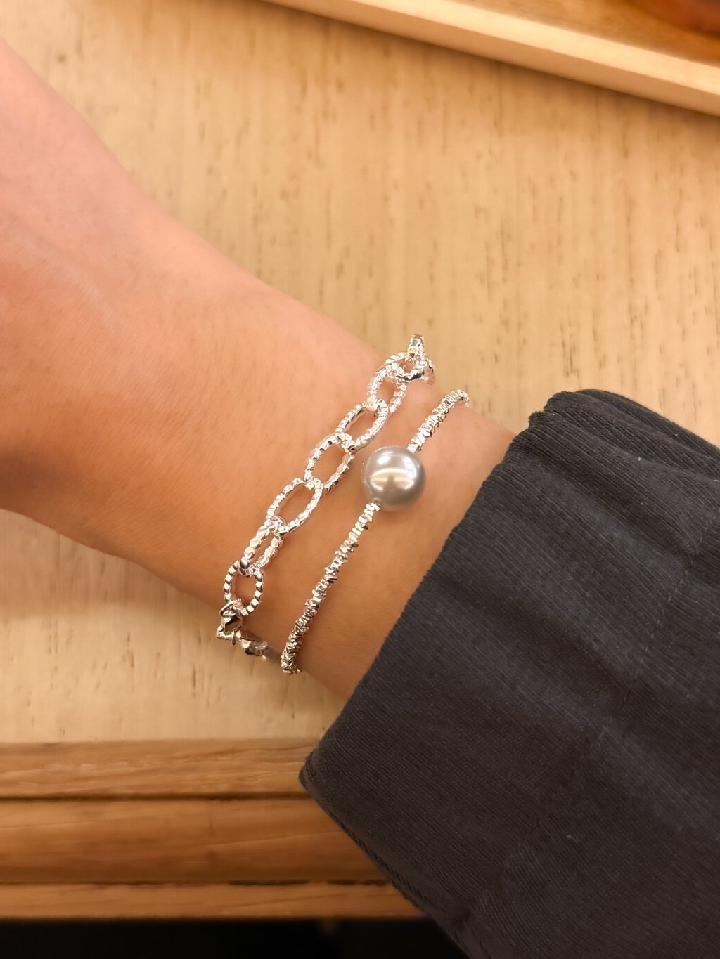 B1536 Dotted Oval Chain Bracelet