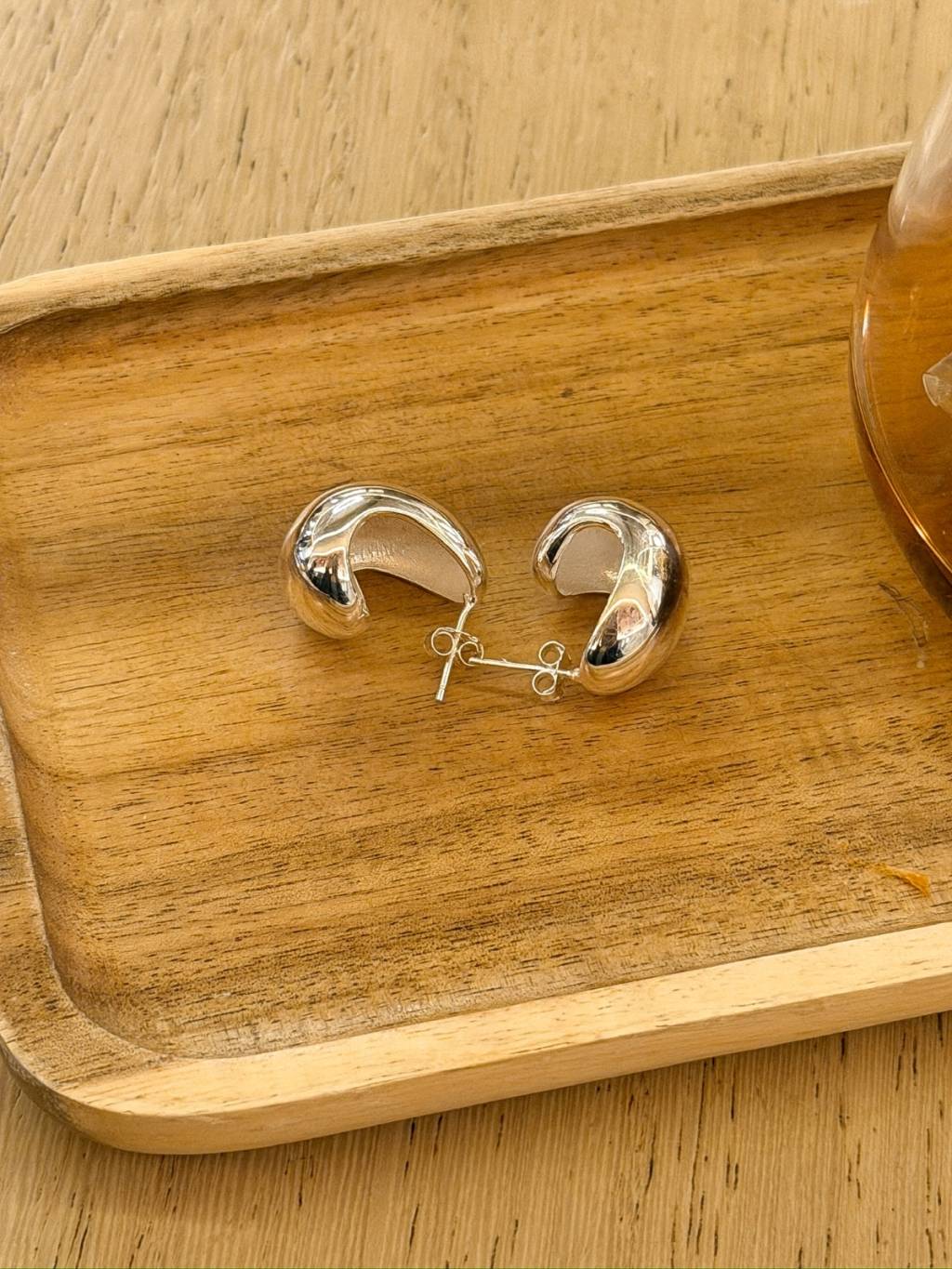 E1471 Smooth Bean Curd Earrings