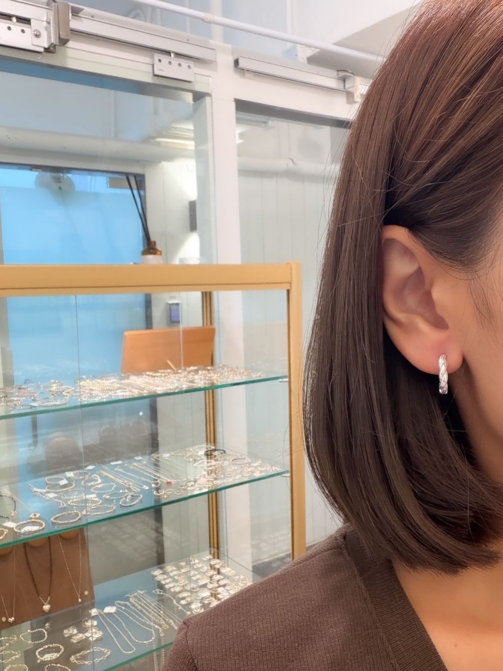 E1472 Twisted Stripe Hoop Earrings
