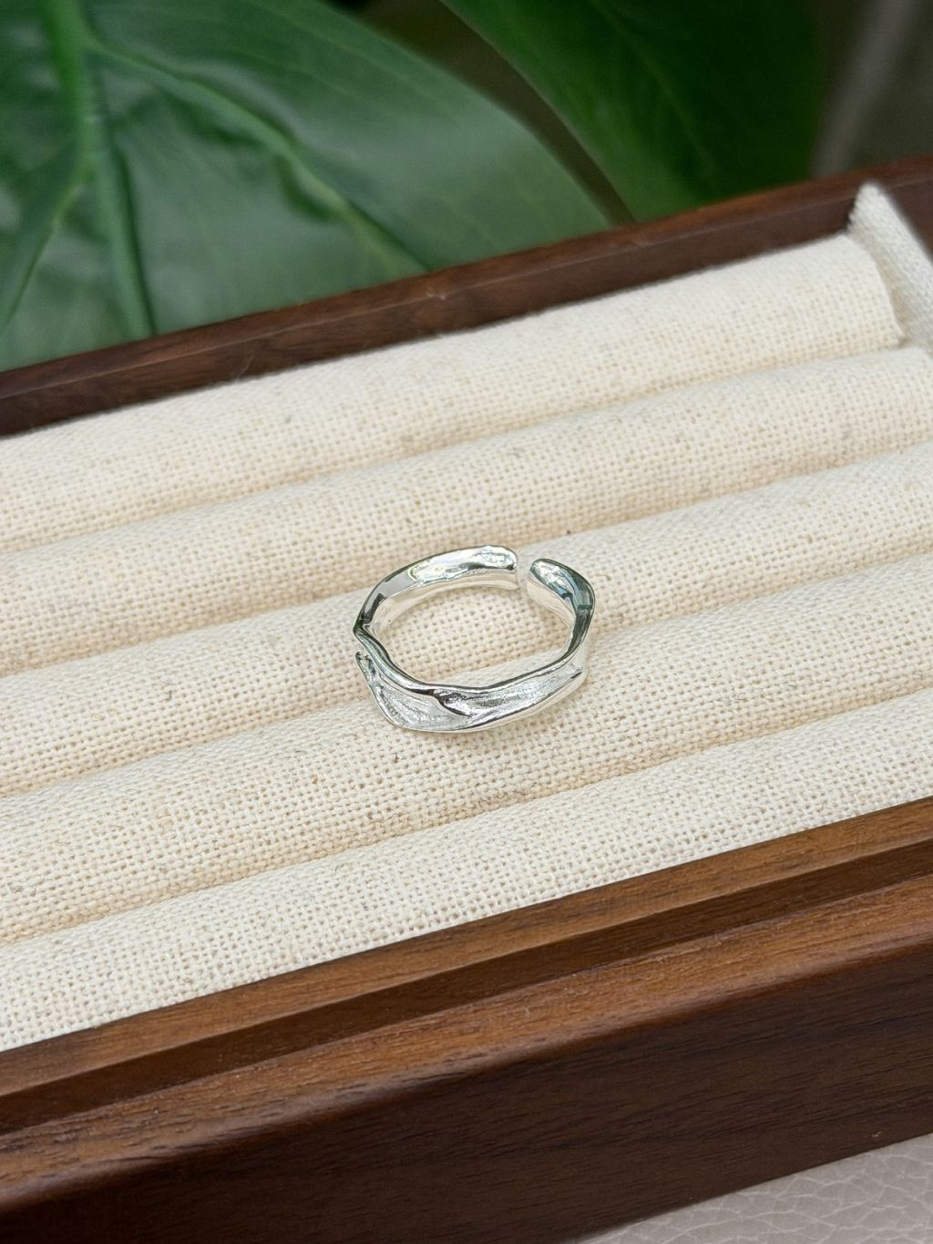 R1742 Irregular Ribbed Pinky Ring