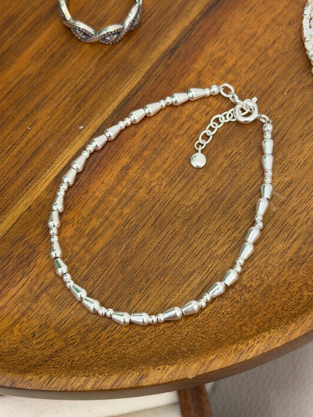 B1542 Trapezoid Bead Bracelet