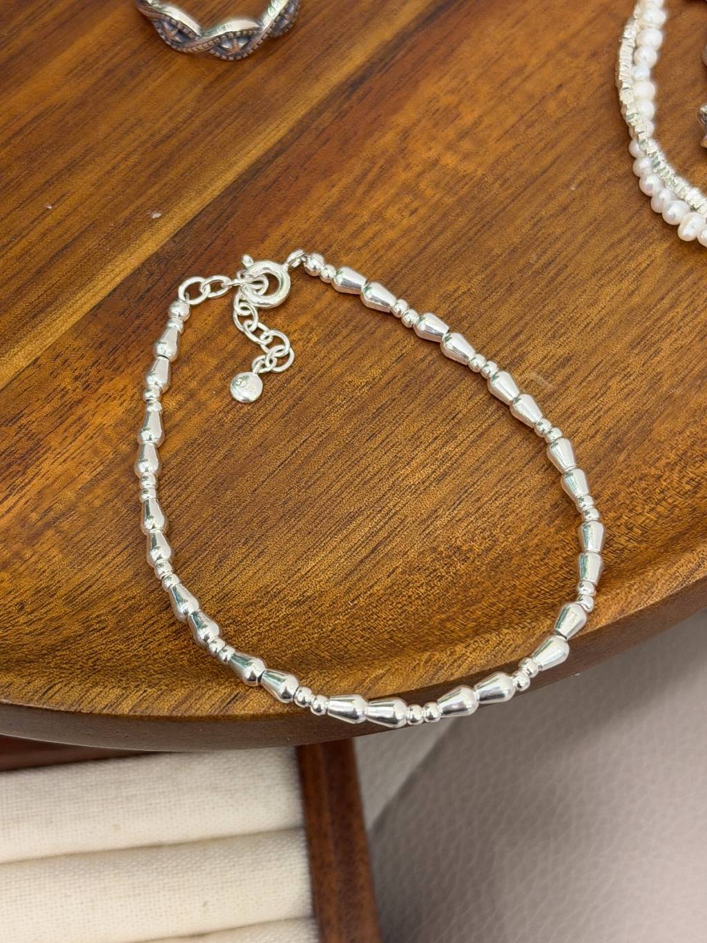 B1542 Trapezoid Bead Bracelet