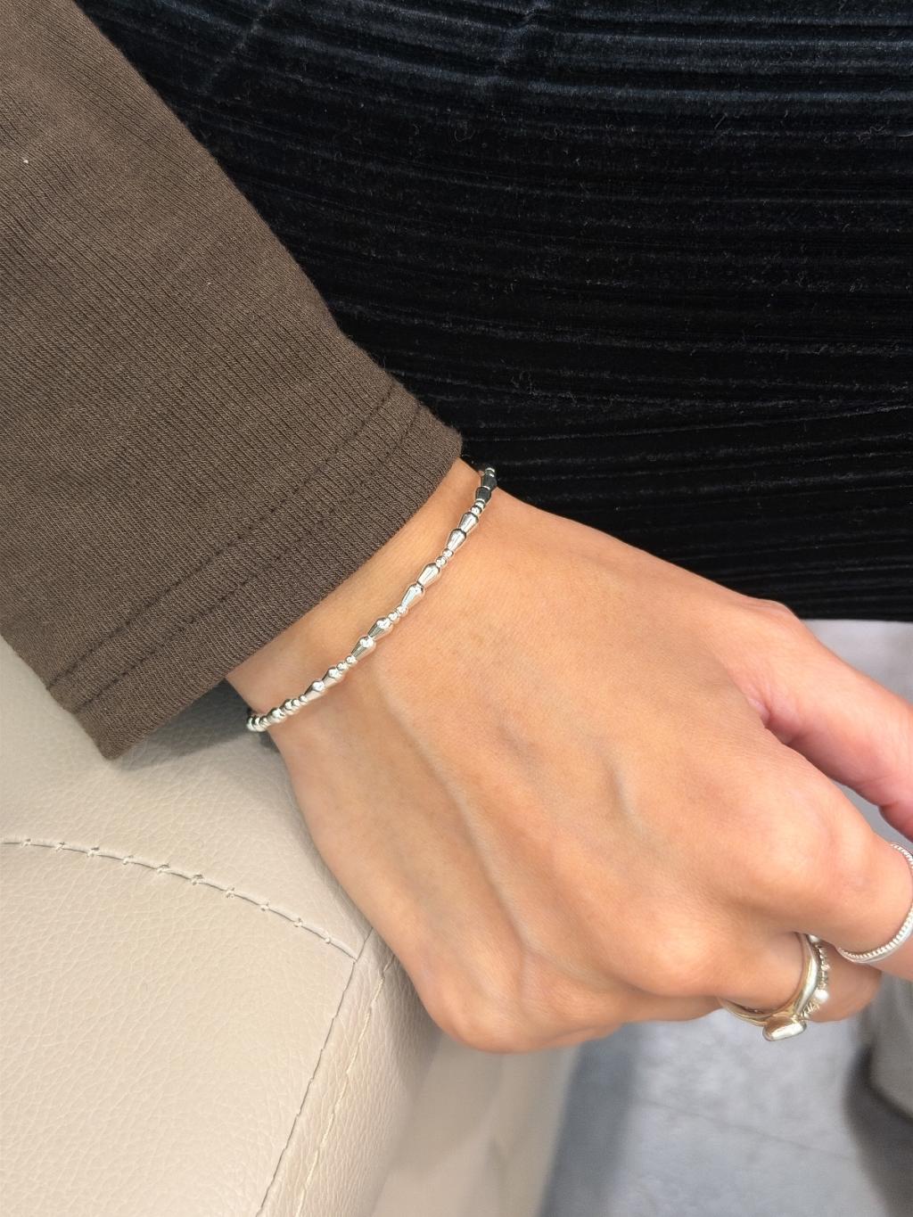 B1542 Trapezoid Bead Bracelet