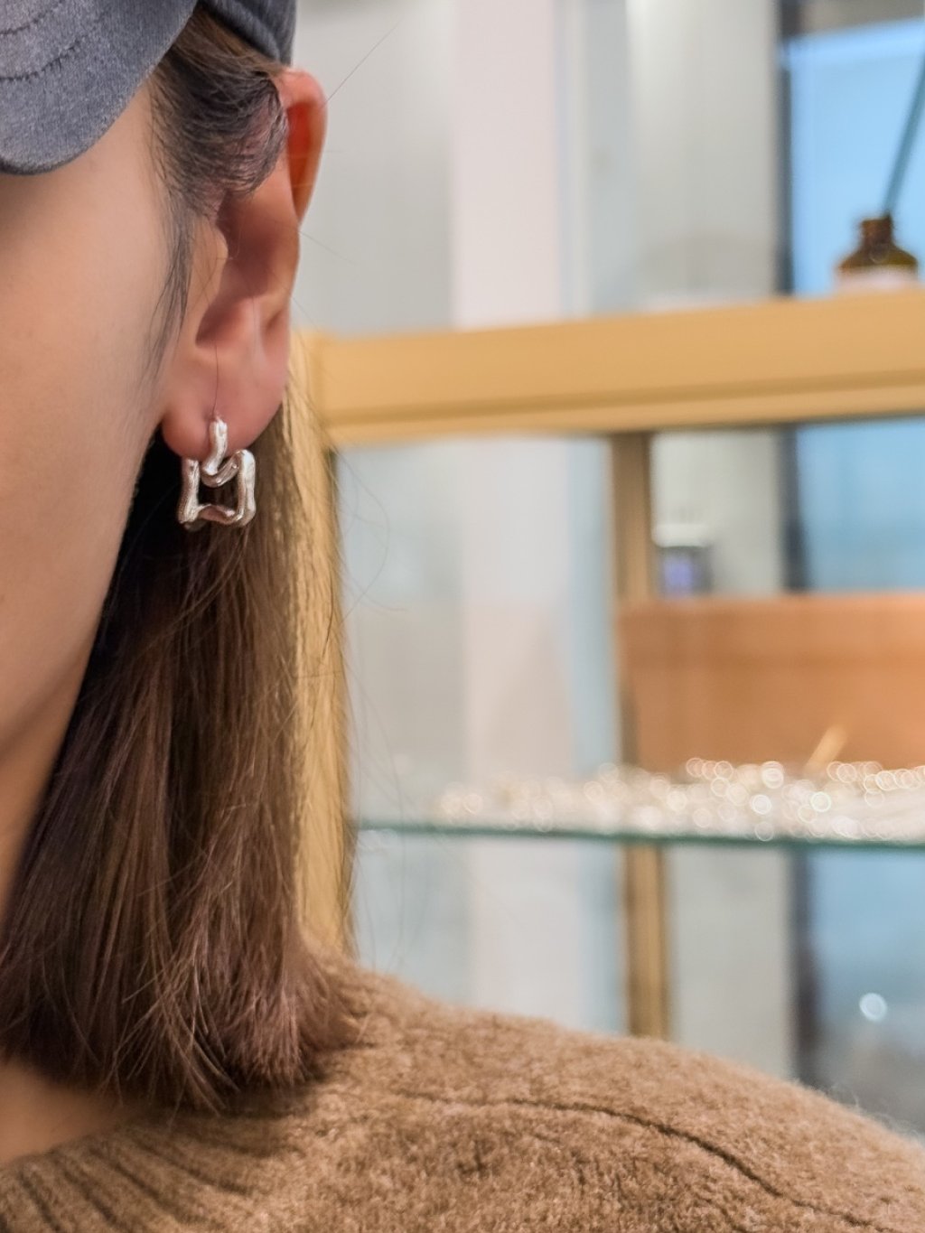 E1476 Ribbon Heart Earrings