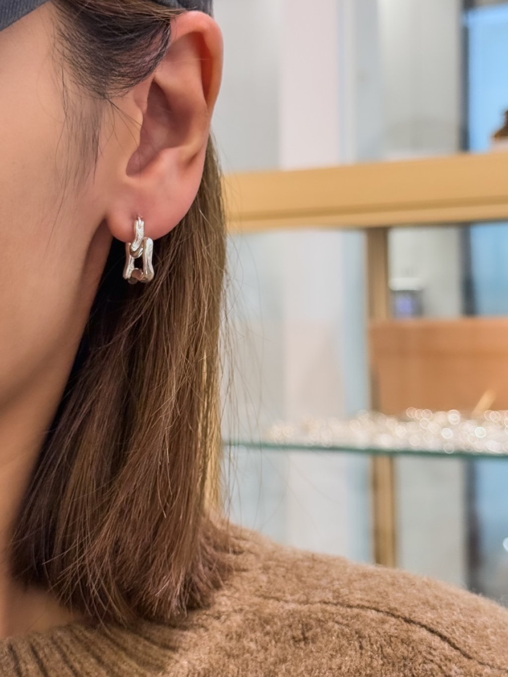 E1476 Ribbon Heart Earrings