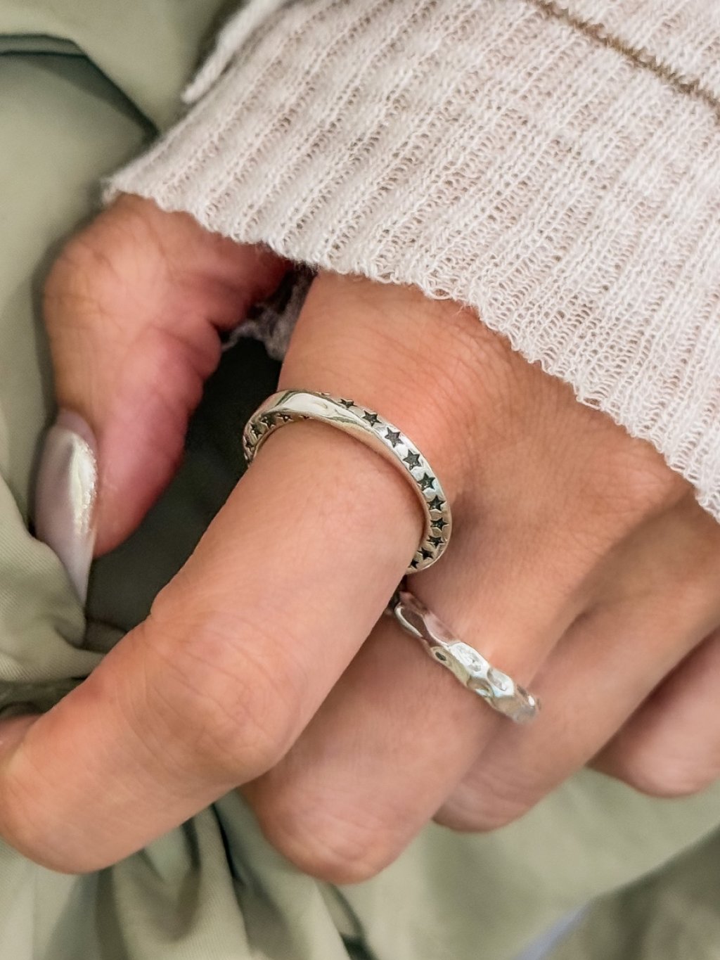 R1755 Twisty antique star ring
