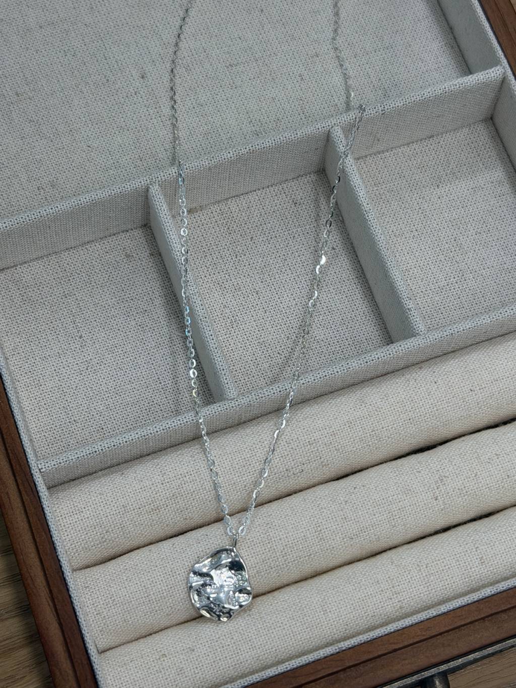 N1348 Irregular Oval Tag Necklace
