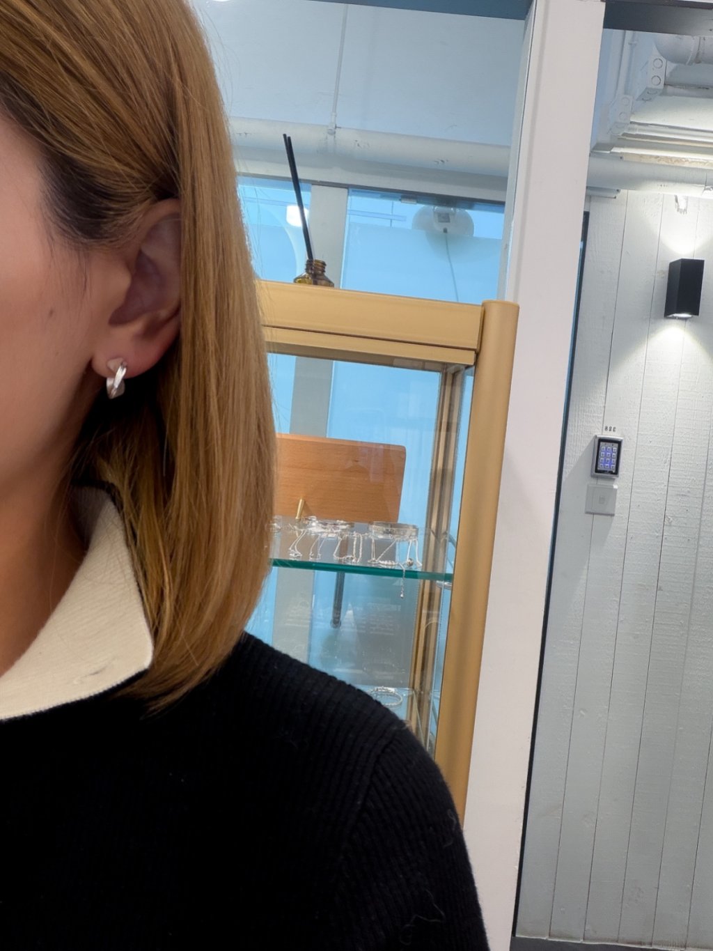 E1482 Frosted and Polished Twisted Hoop Earrings