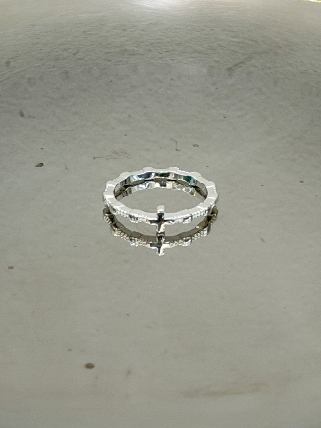 R1763 Prism Cross Ring