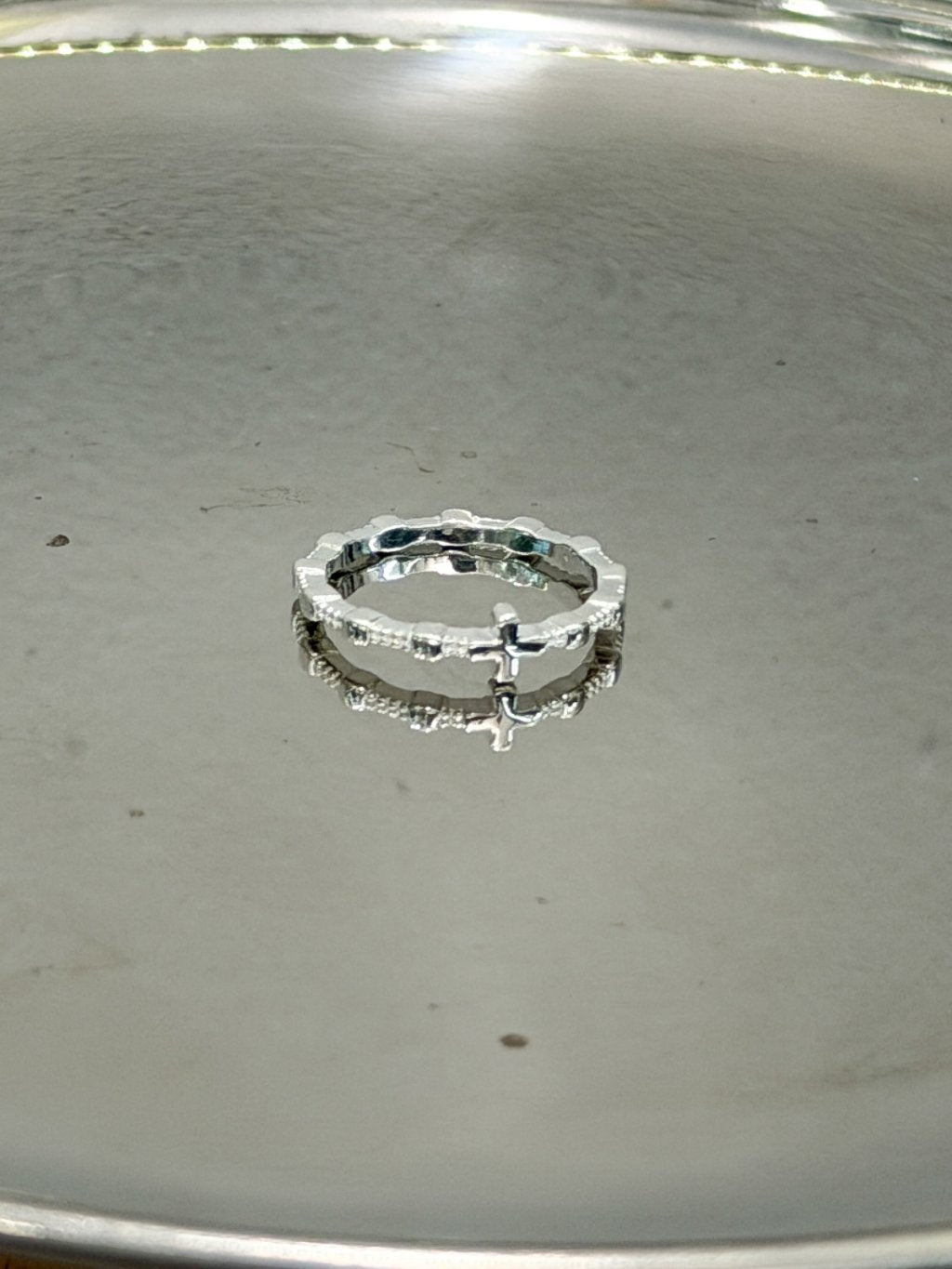 R1763 Prism Cross Ring