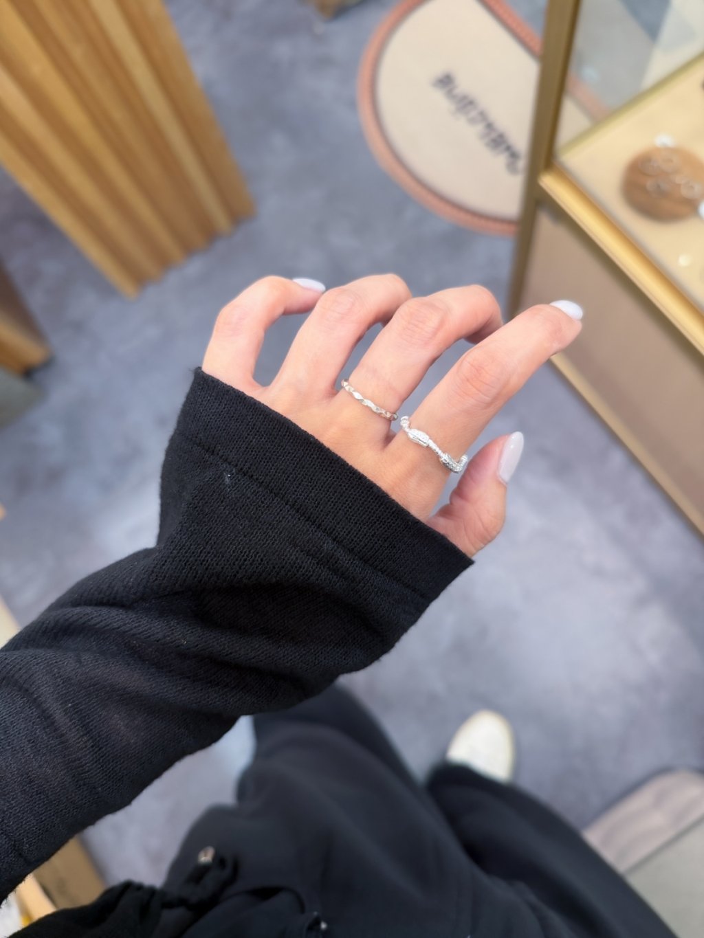 R1765 Iris Wavy Bamboo Ring