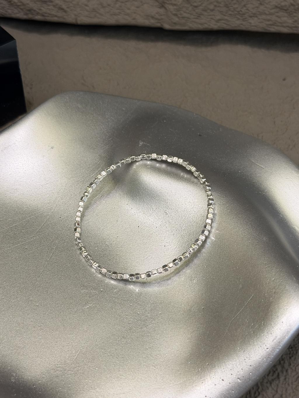 B1564 1.8mm Square Ice Cube Bead Elastic Bracelet
