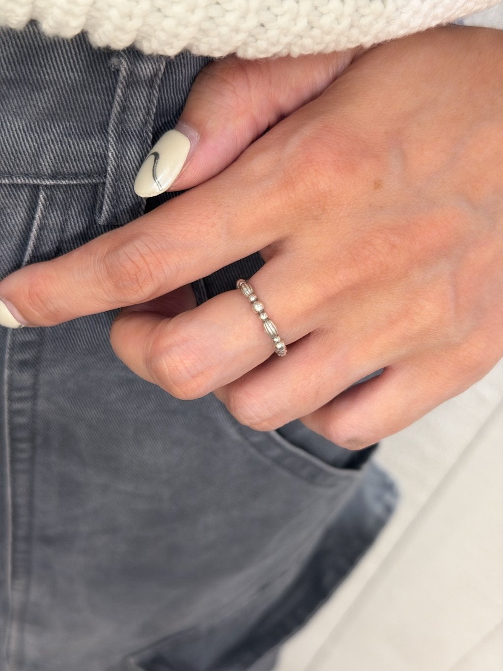 R1772 Vintage Cashew Dot Ring