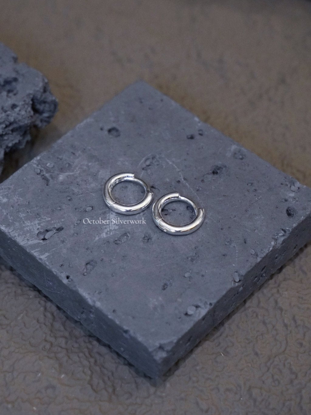E1487/E1488 8mm/10mm Smooth Hoop Earrings