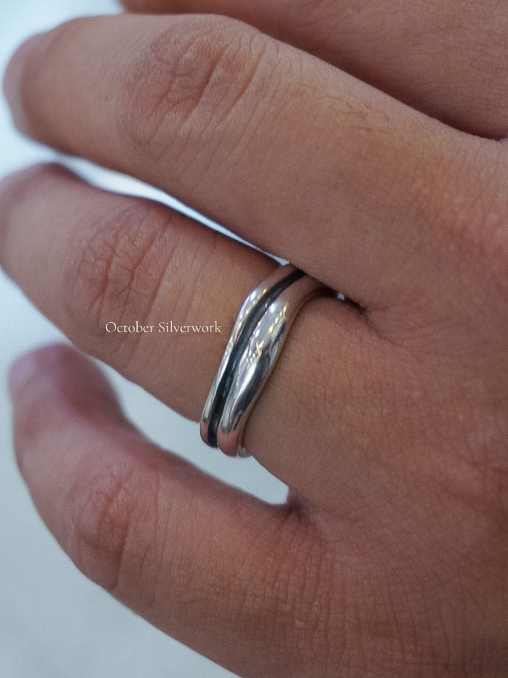 R1781 Polished vintage hammered ring