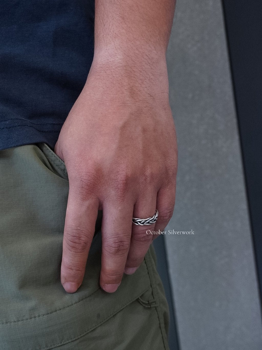 R1782 Woven Distressed Ring